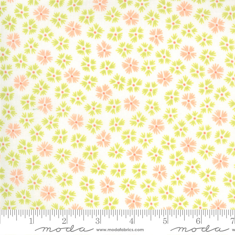 Strawberries Rhubarb Linen Sprout Daisies 20405 21 by Fig Tree Quilts for Moda